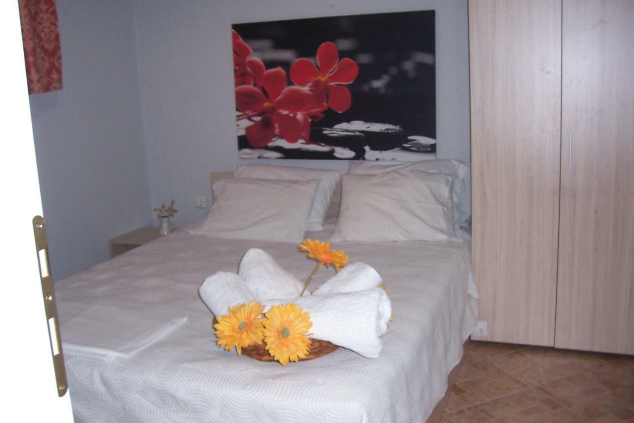 شقة Christina'S House Nea Iraklitsa المظهر الخارجي الصورة